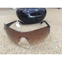 Victoria's Secret supermodel smoke brown sun-glasses
