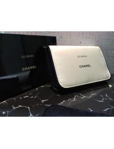 chanel les beiges pouch